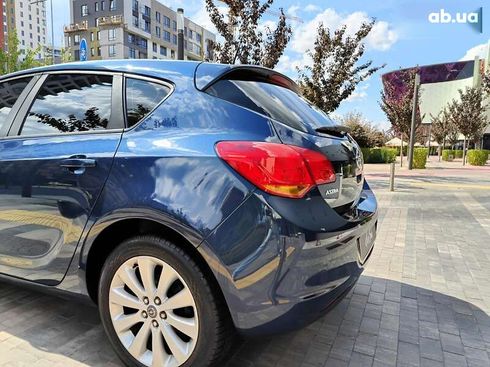 Opel Astra 2010 - фото 15
