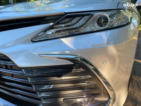 Toyota Camry 2022 белый - фото 19