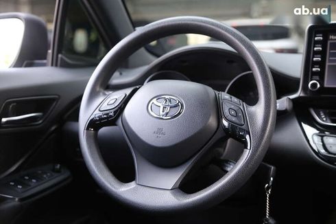 Toyota C-HR 2018 - фото 16