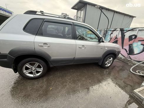 Hyundai Tucson 2007 серебристый - фото 10