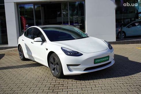 Tesla Model 3 2022 - фото 2