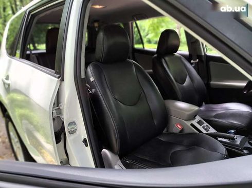 Toyota RAV4 2013 - фото 27