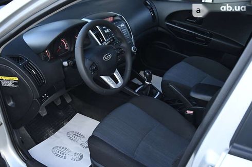 Kia Cee'd 2011 - фото 12