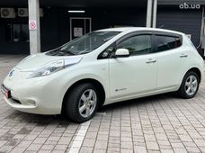 Продажа б/у хетчбэк Nissan Leaf 2011 года - купить на Автобазаре