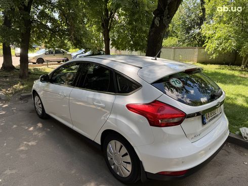 Ford Focus 2017 белый - фото 5