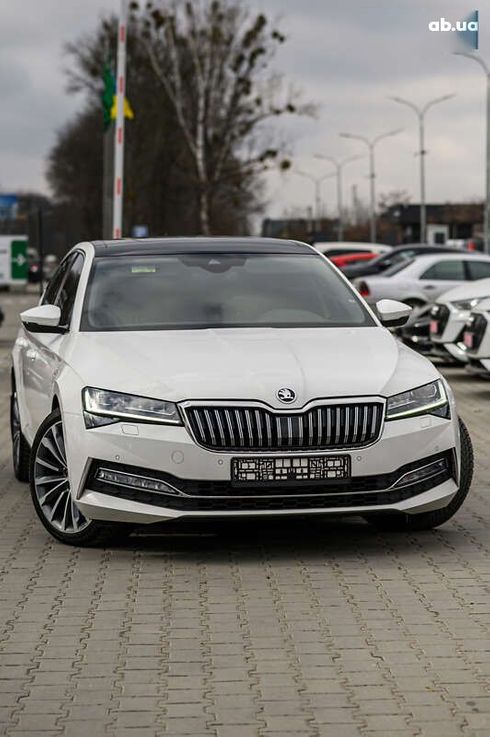 Skoda Superb 2020 - фото 14