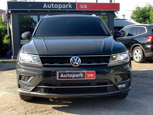 Volkswagen Tiguan 2018 серый - фото 2