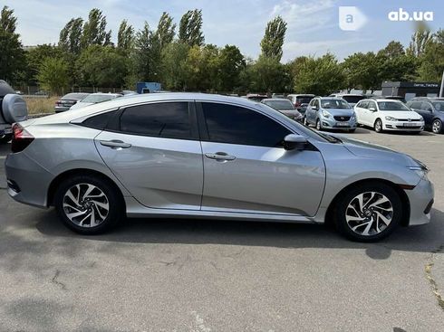 Honda Civic 2016 - фото 6