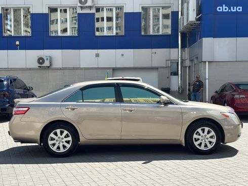 Toyota Camry 2007 бежевый - фото 6