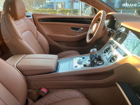 Bentley Continental GT 2021 - фото 15