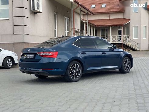 Skoda Superb 2018 - фото 14
