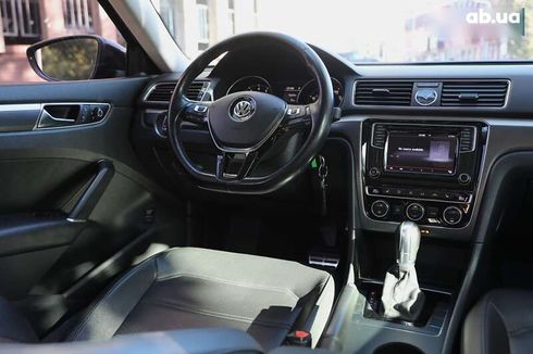 Volkswagen Passat 2017 - фото 11