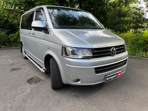 Volkswagen Multivan 2012 серый - фото 4