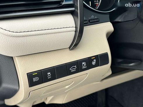 Toyota Camry 2022 - фото 17
