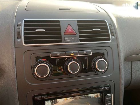 Volkswagen Touran 2015 - фото 13
