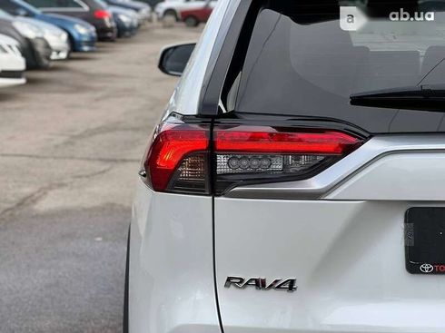 Toyota RAV4 2019 - фото 19