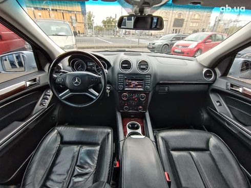 Mercedes-Benz GL-Класс 2010 серый - фото 33