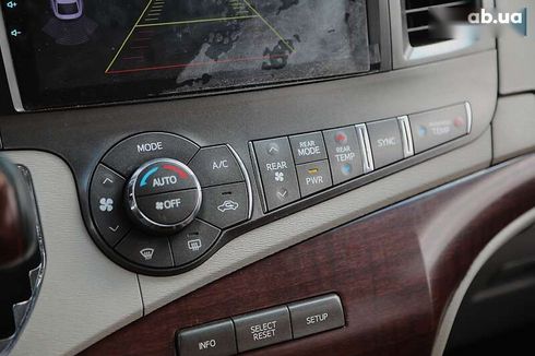 Toyota Sienna 2010 - фото 19