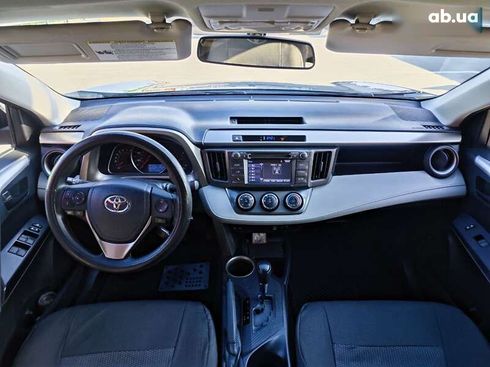 Toyota RAV4 2015 - фото 13