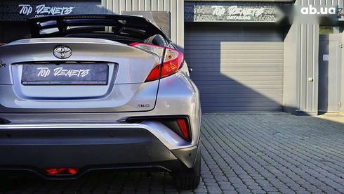 Toyota C-HR 2017 - фото 18