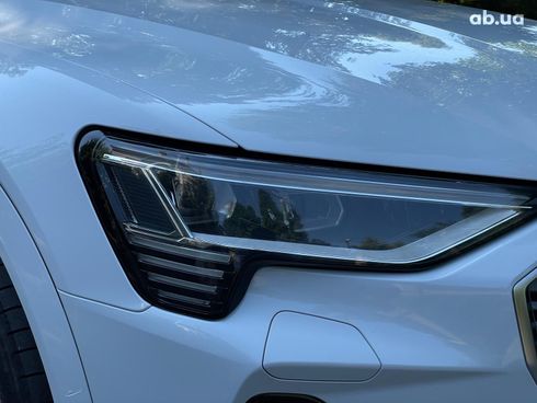 Audi E-Tron 2020 белый - фото 15