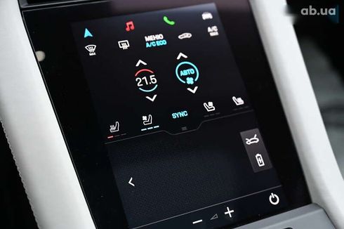 Porsche Taycan 2022 - фото 14