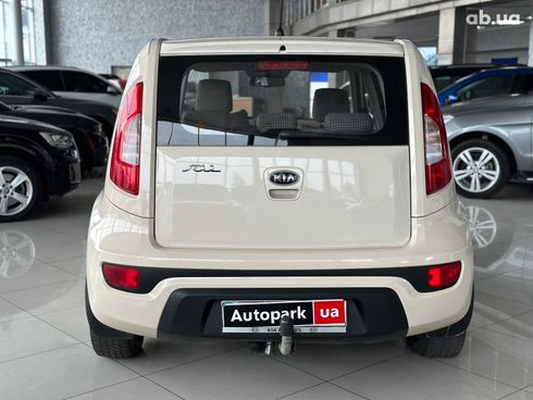 Kia Soul 2011 бежевый - фото 6