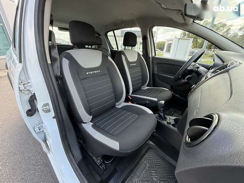 Renault Sandero 2019 - фото 13