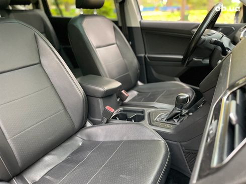 Volkswagen Tiguan 2017 серый - фото 41