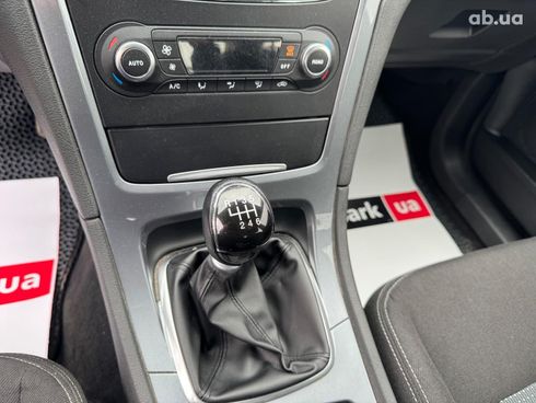 Ford Mondeo 2012 белый - фото 20