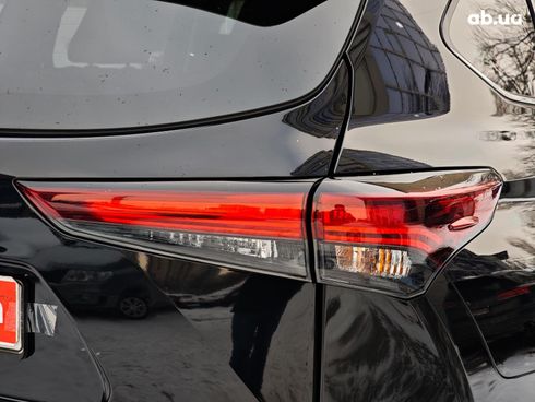 Toyota Highlander 2024 черный - фото 7