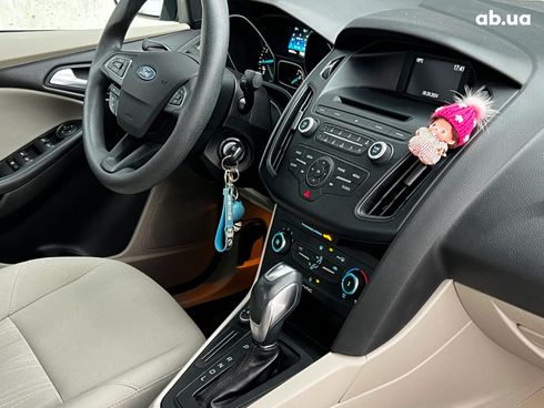 Ford Focus 2015 красный - фото 17