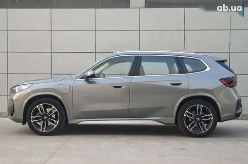 BMW iX1 2023 - фото 3