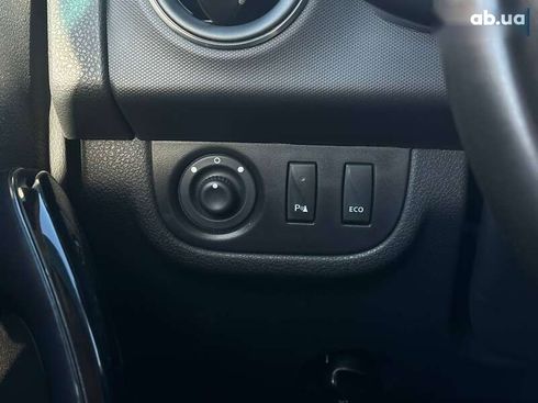 Renault Sandero 2019 - фото 24