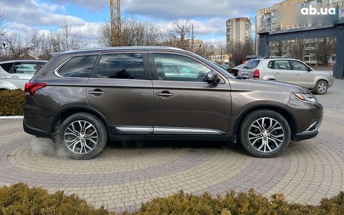 Mitsubishi Outlander 2018 - фото 8