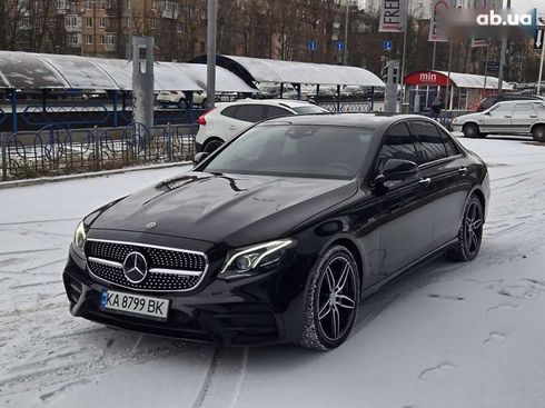 Mercedes-Benz E-Класс 2019 - фото 2