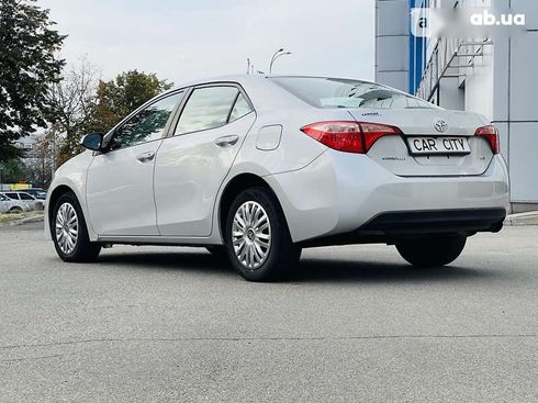 Toyota Corolla 2018 - фото 4