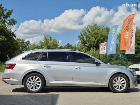 Skoda Superb 2019 - фото 22