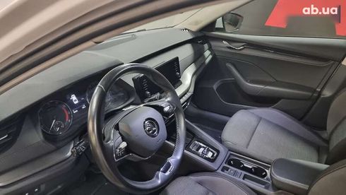 Skoda Octavia 2021 - фото 11