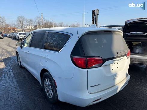 Chrysler Pacifica 2017 - фото 3