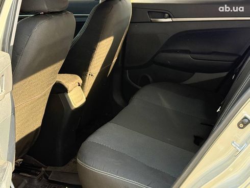 Hyundai Elantra 2018 бежевый - фото 14