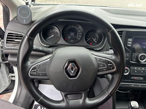 Renault Megane 2017 белый - фото 24