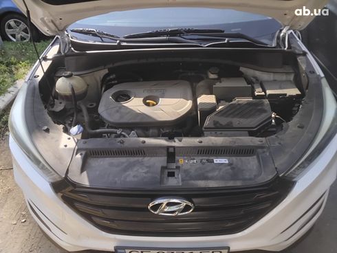 Hyundai Tucson 2016 белый - фото 5