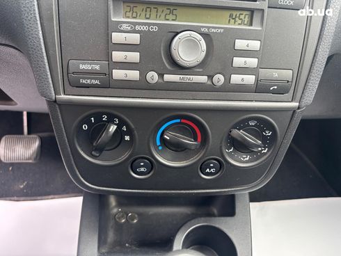 Ford Fiesta 2006 фиолетовый - фото 18