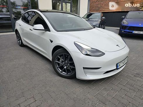 Tesla Model 3 2021 - фото 26