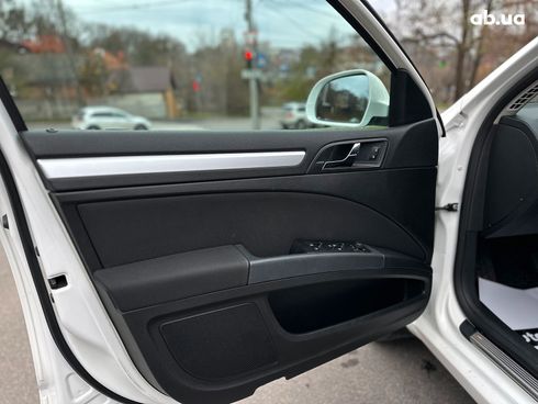 Skoda Superb 2012 белый - фото 38
