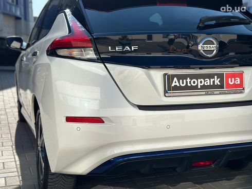 Nissan Leaf 2018 белый - фото 13