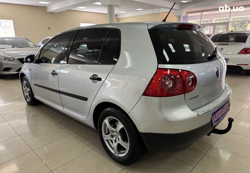 Volkswagen Golf 2005 серебристый - фото 6