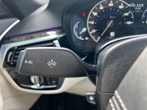 BMW 5 серия 2019 серый - фото 30