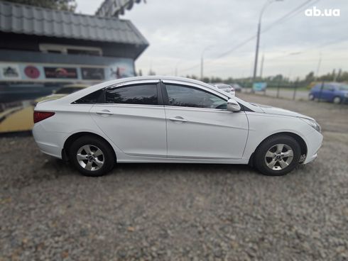 Hyundai Sonata 2016 белый - фото 4